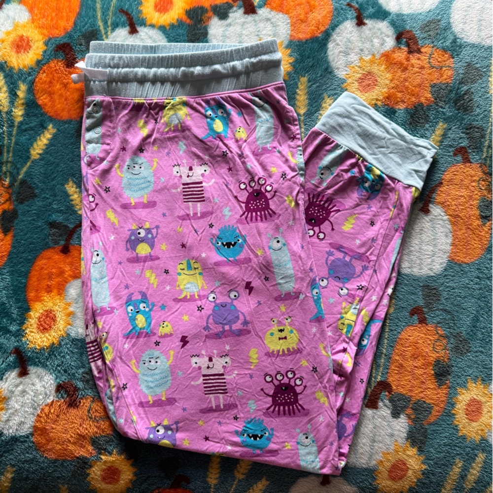 Little Sleepies Monster Mayhem Pink Women’s Pajama Bottom Joggers Size XL EUC